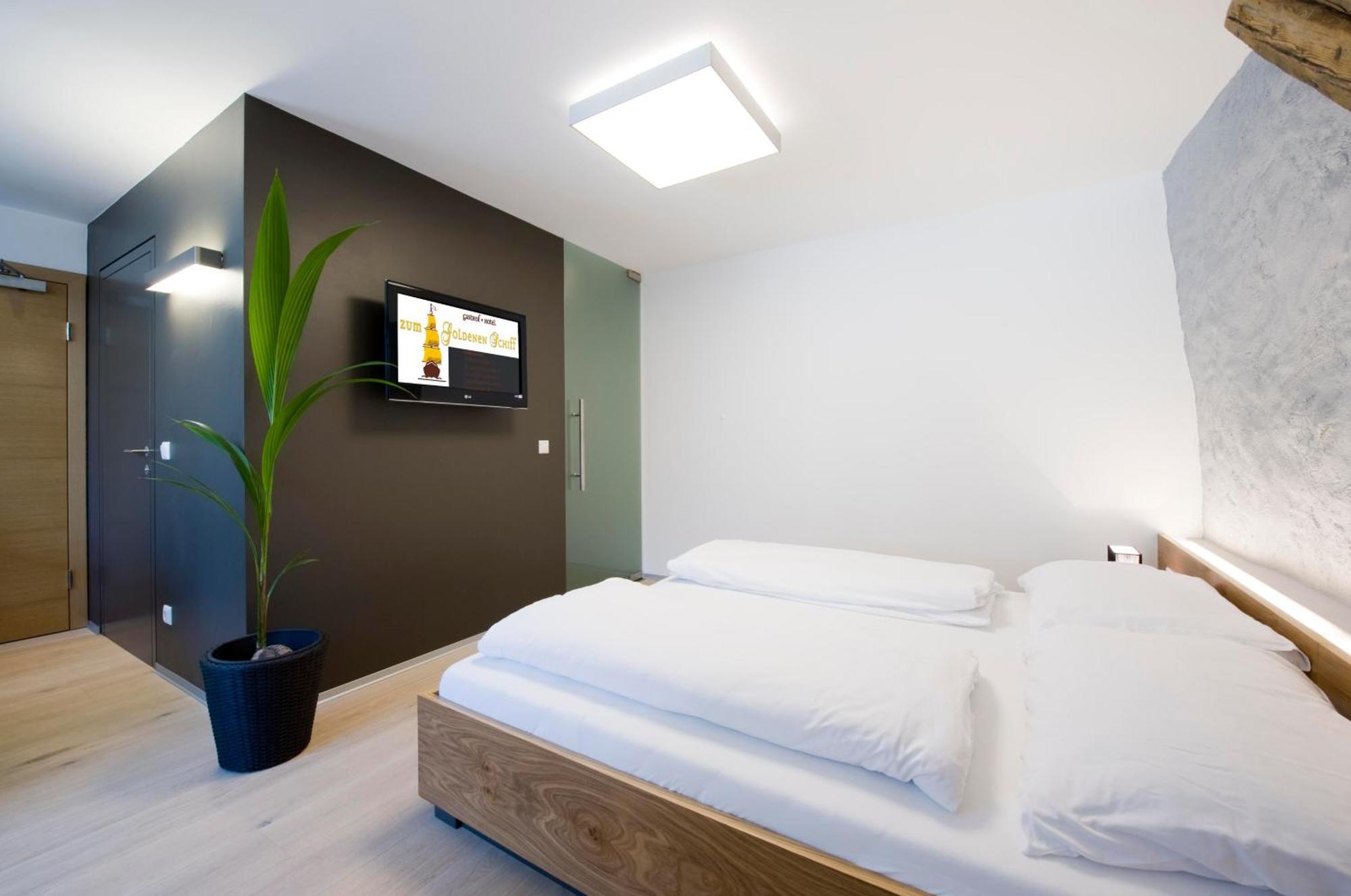 Appartement-Hotel Gh Zum Goldenen Schiff เอนส์ ภายนอก รูปภาพ