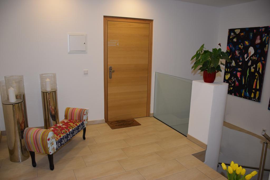 Appartement-Hotel Gh Zum Goldenen Schiff เอนส์ ภายนอก รูปภาพ