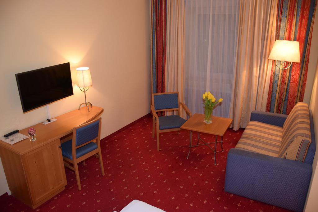 Appartement-Hotel Gh Zum Goldenen Schiff เอนส์ ห้อง รูปภาพ