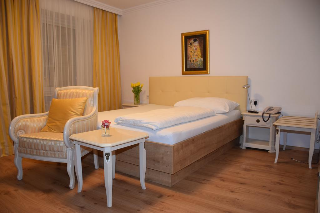 Appartement-Hotel Gh Zum Goldenen Schiff เอนส์ ห้อง รูปภาพ